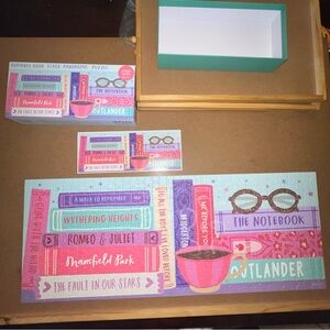 Pippi Post Romance Novels Bookshelf - 400 Piece Panoramic Jigsaw Puzzle